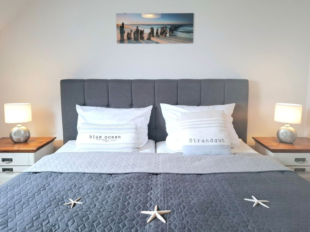 Haffblick Whg. Ha16 - Blick in das Schlafzimmer mit Boxspringbett