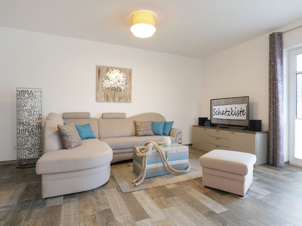 Schatzkiste- gemütliches Sofa im Wohnbereich