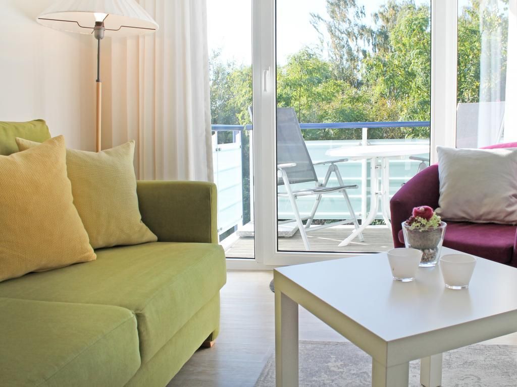 Haffblick Whg. Ha09 - Blick auf den Wohnbereich und den Balkon