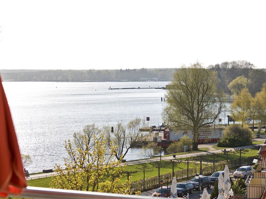 ankommen, auf den Balkon setzen, die Aussicht genießen und entspannen