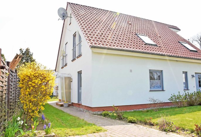 DEB 041 Ferienwohnung am Kurpark Altefähr