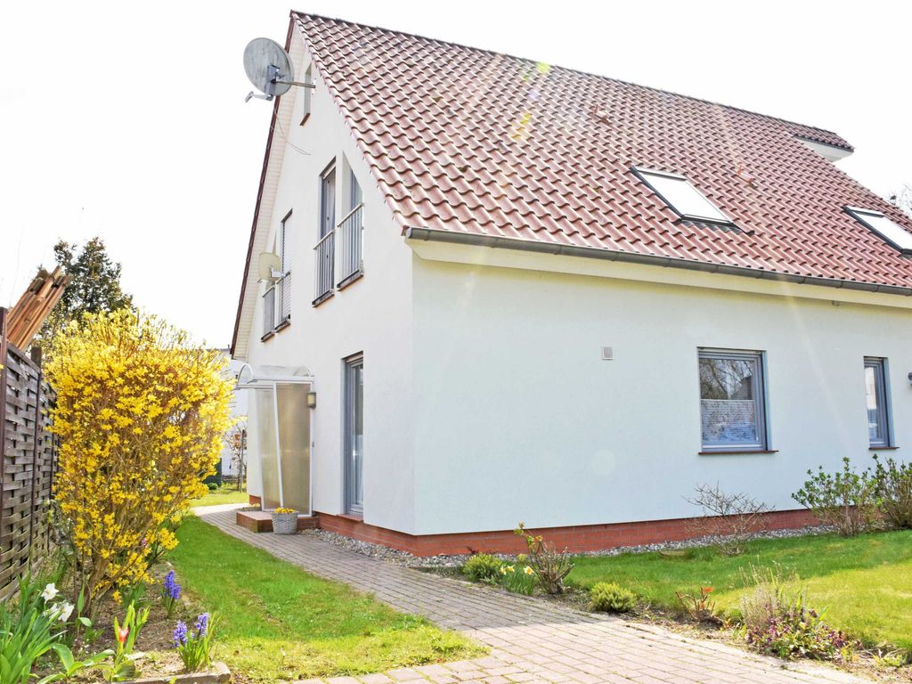 DEB 041 Ferienwohnung am Kurpark Altefähr