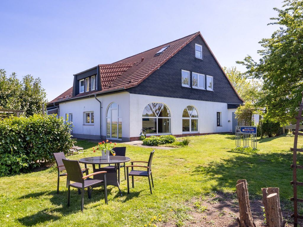 Die Kleckerburg mit schönem Garten