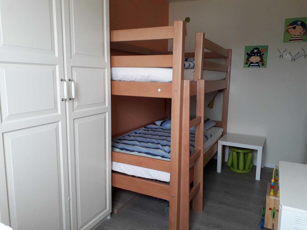 Und im Kinderzimmer können 3 Personen schlafen.