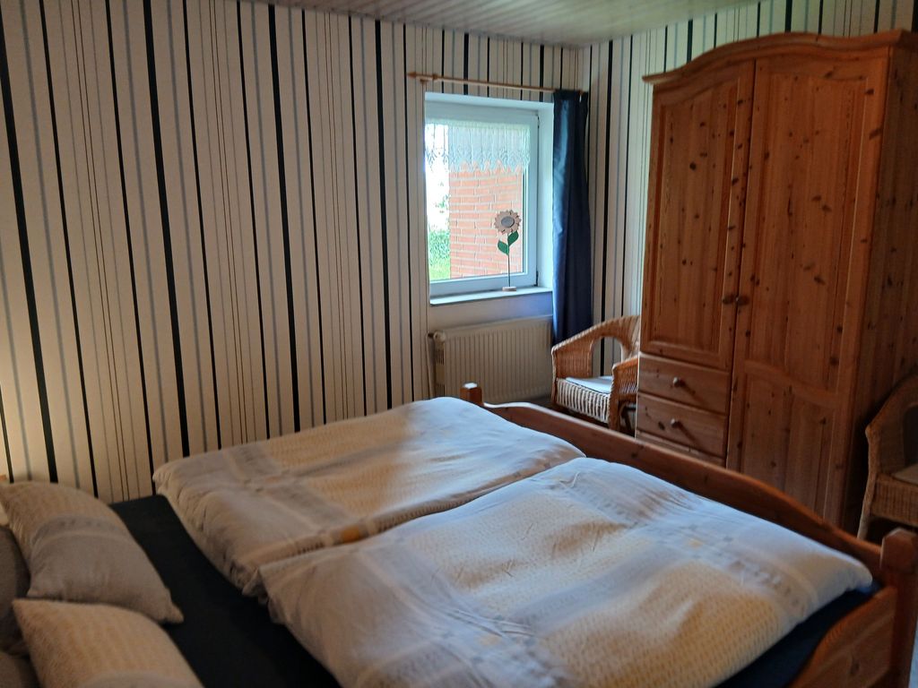 Kleiderschrank im Schlafzimmer