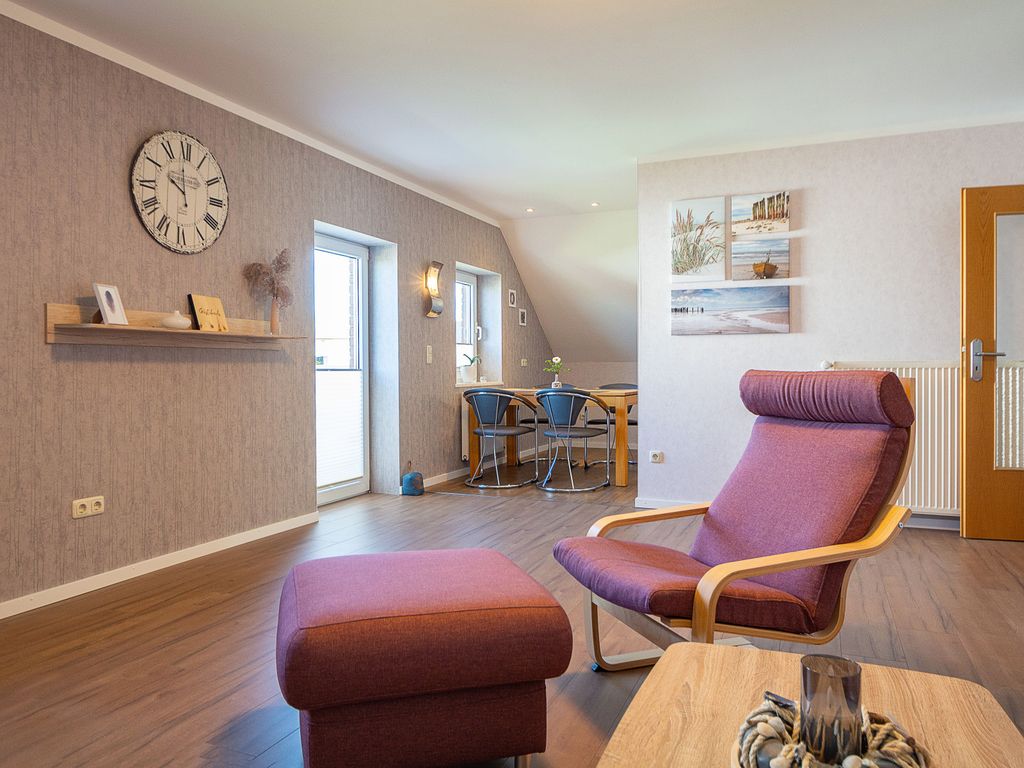 Das große Wohnzimmer mit Essbereich