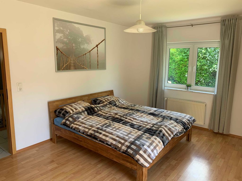 Schlafzimmer EG mit Doppelbett 180x200