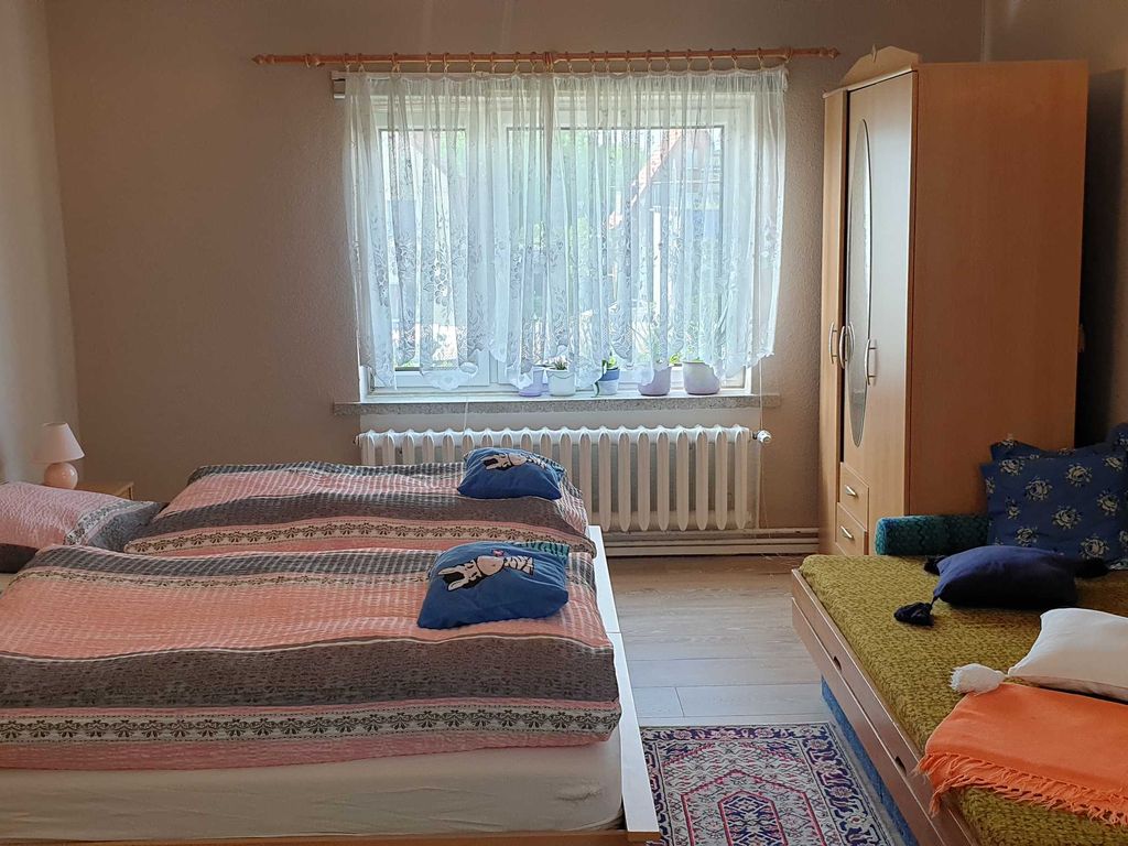 Schlafzimmer 1