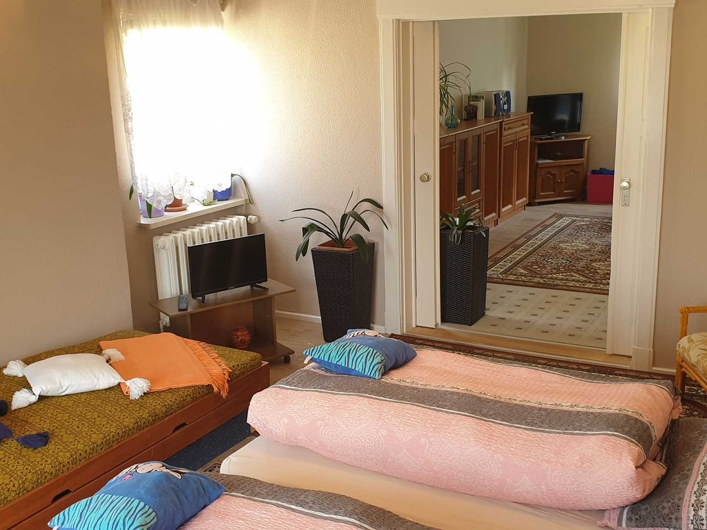 Schlafzimmer 1