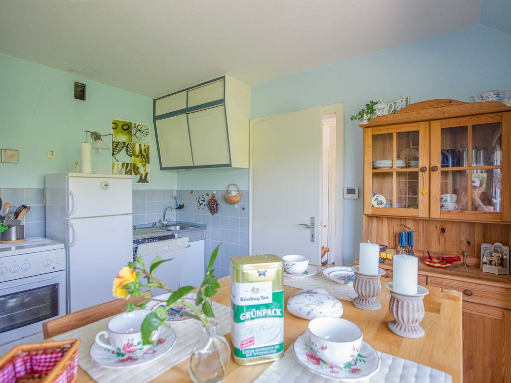 Küche Wohnung 1 (Geschirr, Besteck etc.)