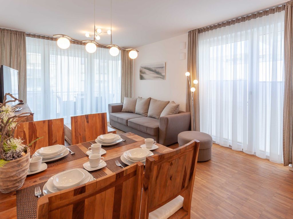 Warmes und modernes Flair im gesamten Appartement