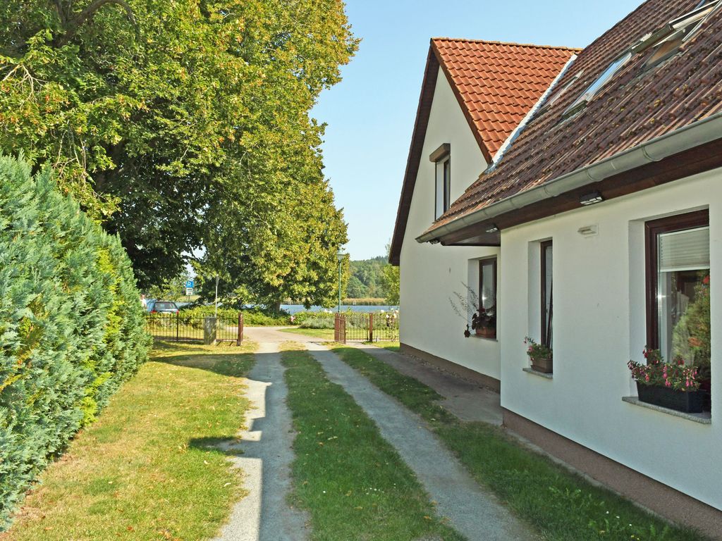 schöne Ferienwohnung mit Sitzecke im Garten am Bodden in Ralswiek