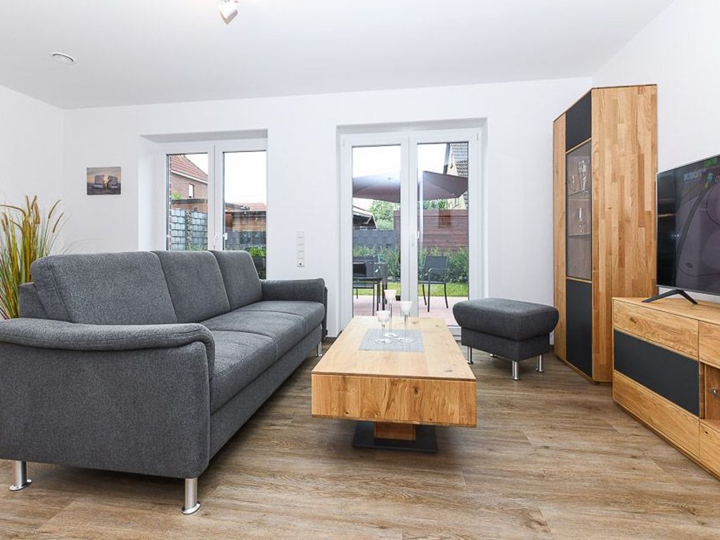 Wohnzimmer mit integriertem Küchenbereich