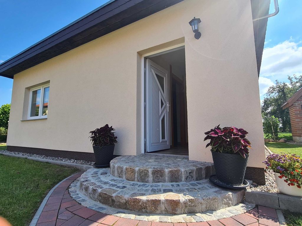 Zwei Eingangsstufen, ansonsten ebenerdiger Bungalow