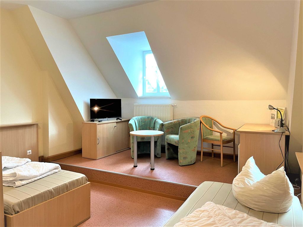 Ferienzimmer mit 2 getrennt stehenden Einzelbetten