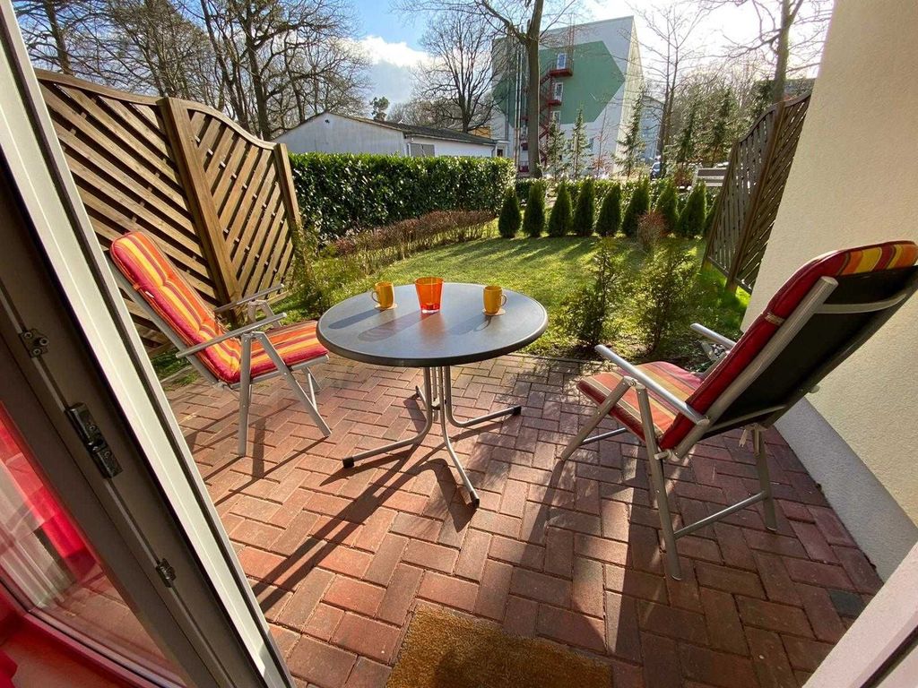 Terrassenausblick mit Gartenteil