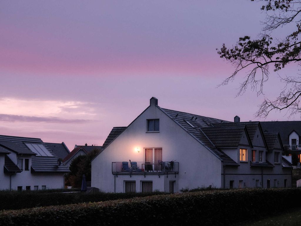 Abendstimmung in bester Premiumlage in erster Reihe am Golfplatz.
