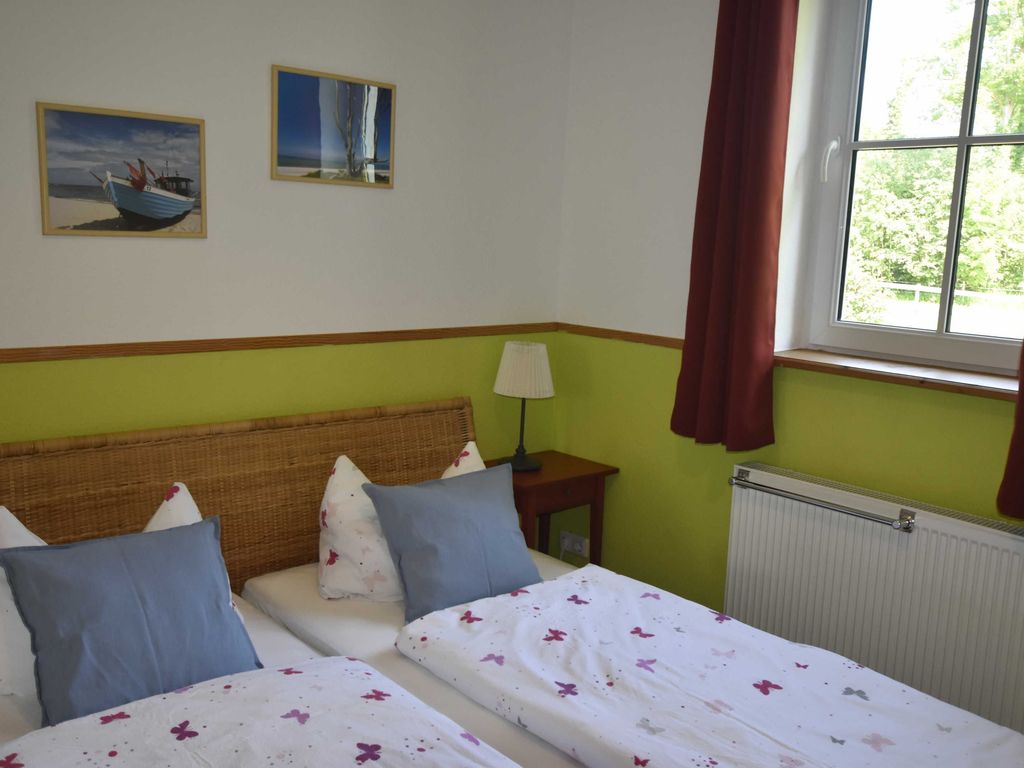 Schlafzimmer mit Doppelbett