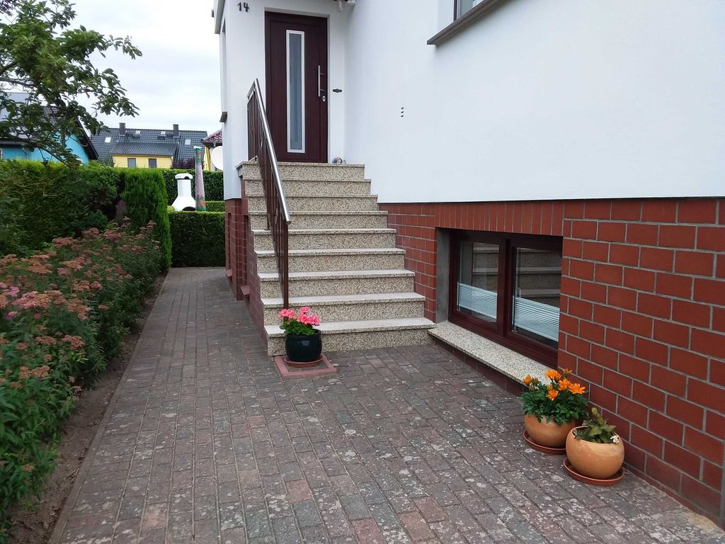 Hauseingang zu den Ferienwohnungen