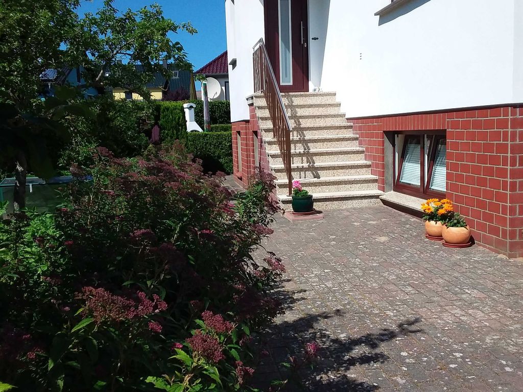 Hauseingang zu den Ferienwohnungen