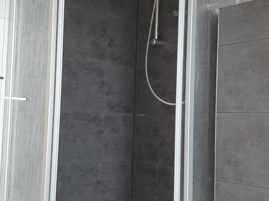 Dusche und WC