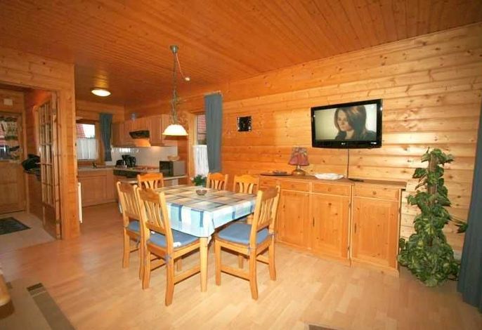 HAS-11 - Ferienhaus am Waldrand mit Terrasse (HT)