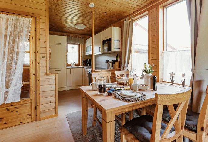 HAS-55 - Schönes Holzblockhaus mit guter Ausstattung (HT)