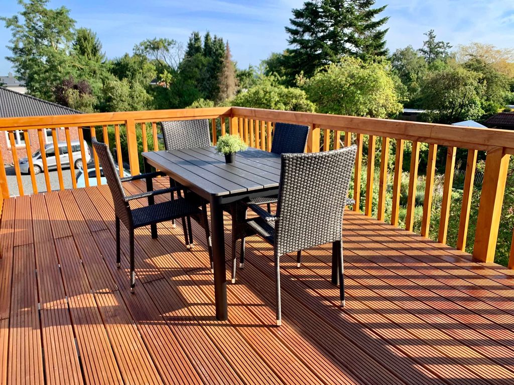 Große Dachterrasse (18m²)