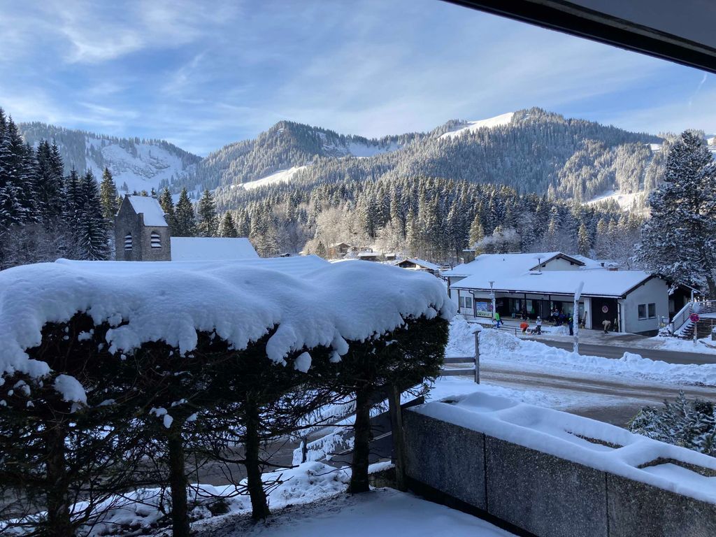 Blick von der Süd - West Terrasse in die Berge bzw. Skigebiet