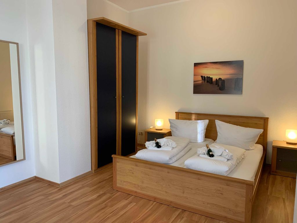 Schlafzimmer mit Balkon