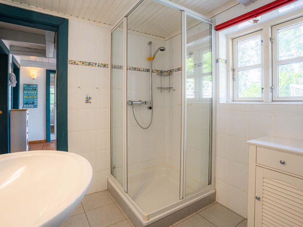 Badezimmer (EG)