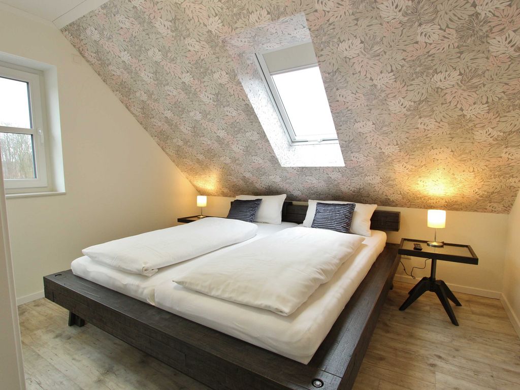 Schlafzimmer 2 im 1. OG