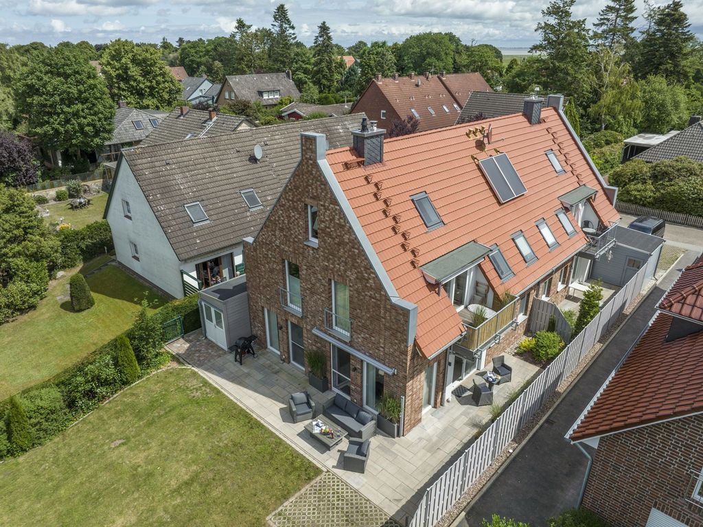 Vorne unsere EG-Wohnung Rudis´Huus