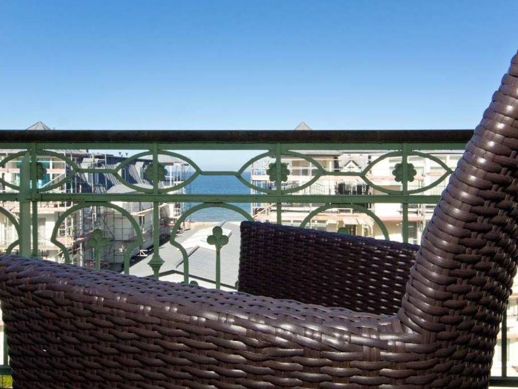 Villa Artemis, 10 Patras
