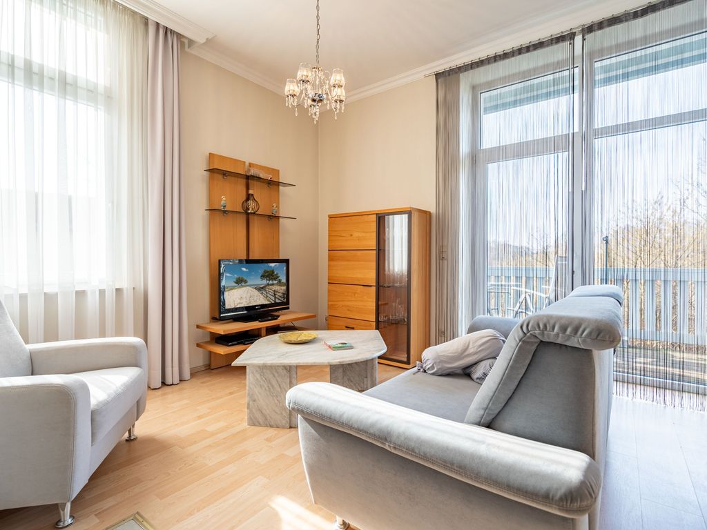 Villa Seestern in Heringsdorf: Ferienwohnung im Seebad (4)