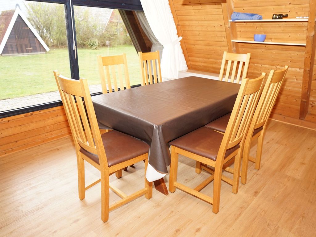 Esstisch im Wohnzimmer