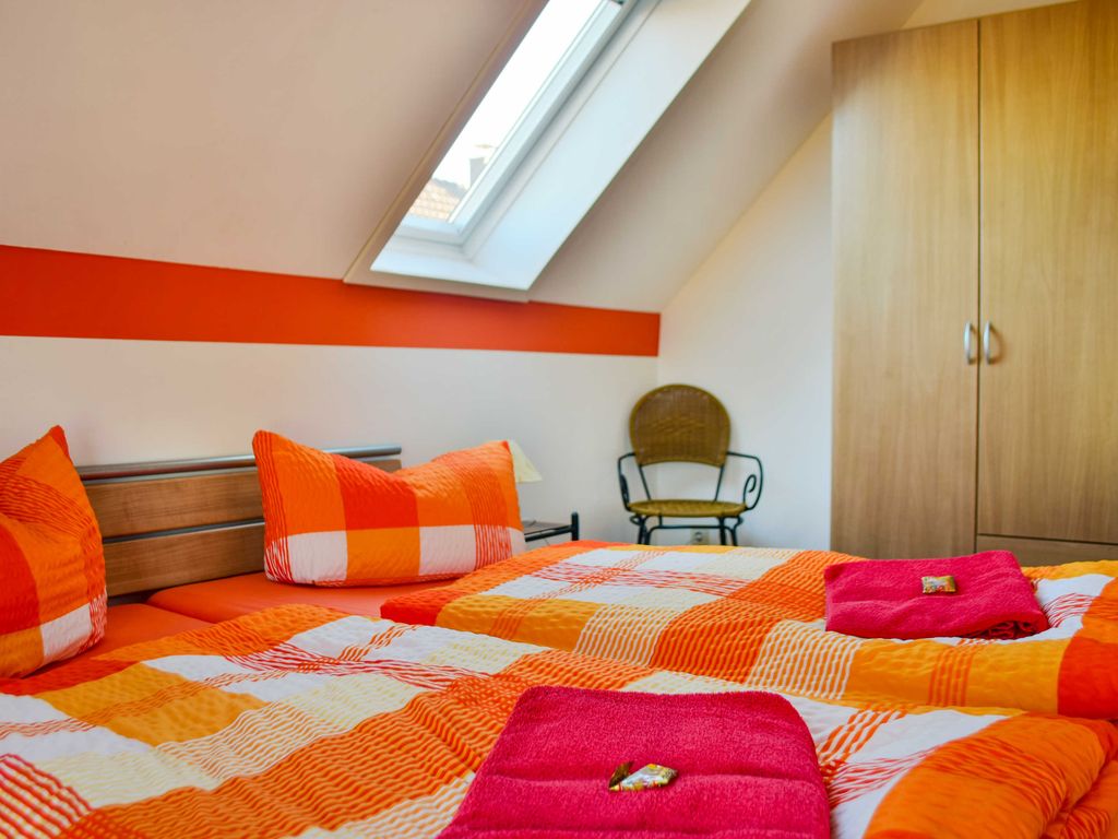 Schlafzimmer mit Doppelbett