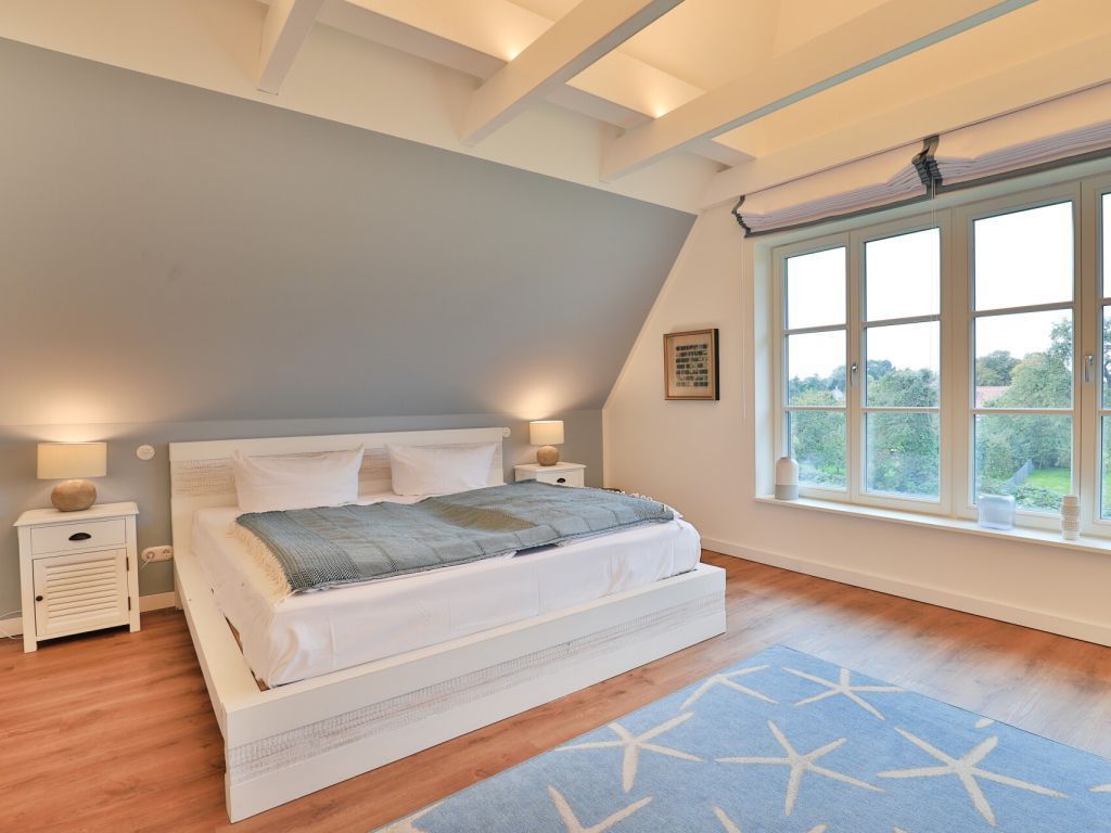 Barkley Reethaus - Blick in das große Schlafzimmer im OG