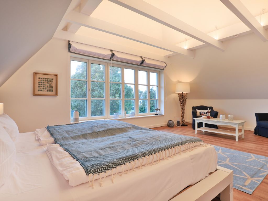 Barkley Reethaus - Blick in das große Schlafzimmer im OG