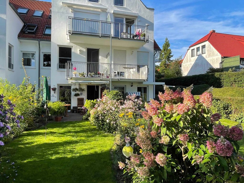 Dr Balkon oben rechts und das Stockwerk darüber sind es :-)