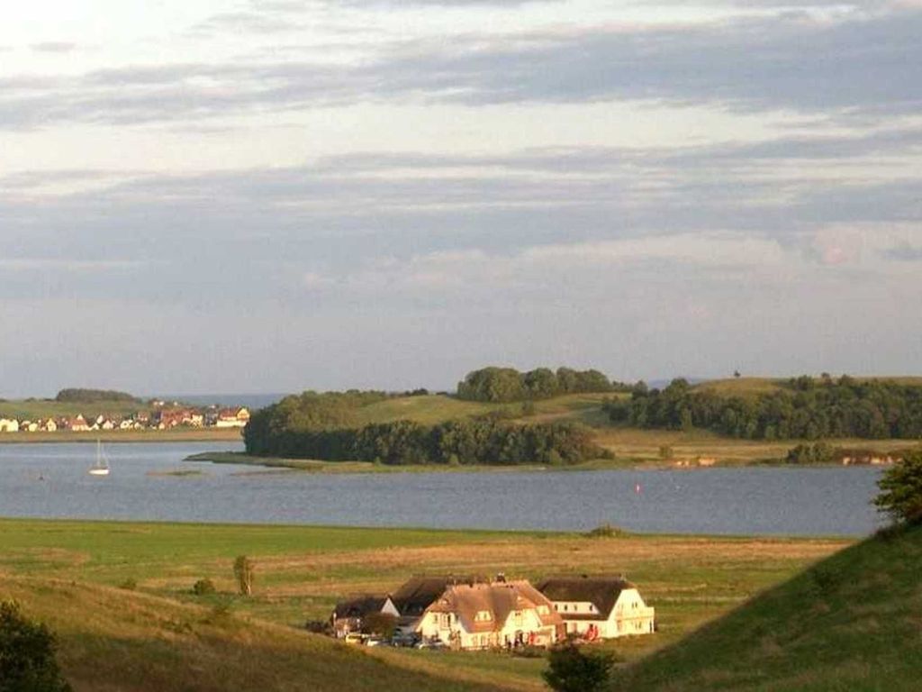 Groß Zicker mit Blick auf den Bodden