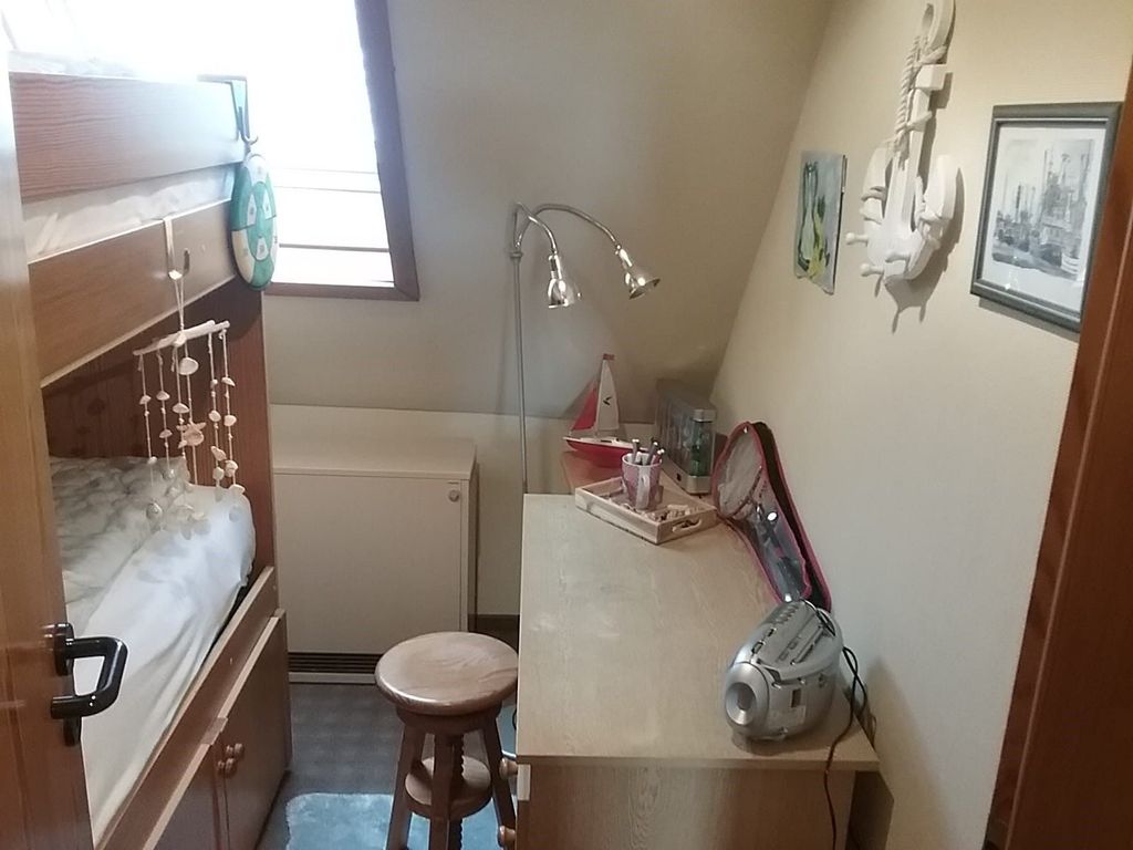 Kleines Schlafzimmer mit Etagenbett im 1. OG