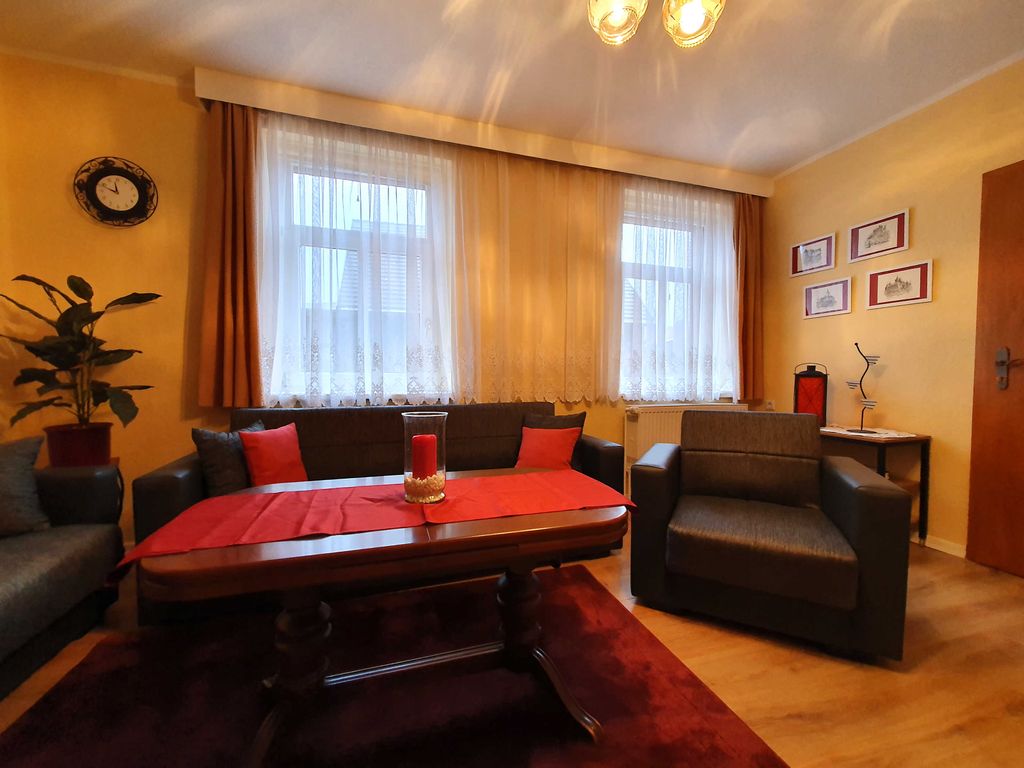 Wohnzimmer mit Kamin