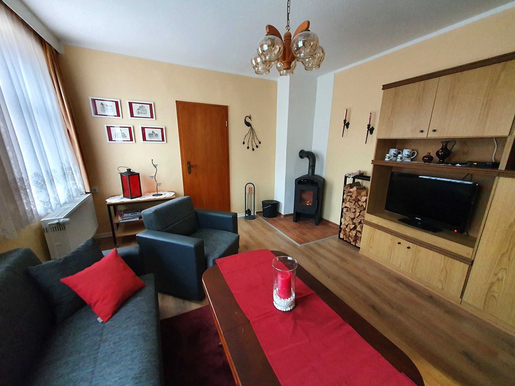 Wohnzimmer mit Kamin