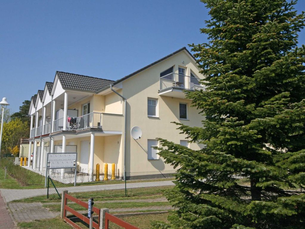 seitlicher Blick zum Apartmenthaus Thiessow
