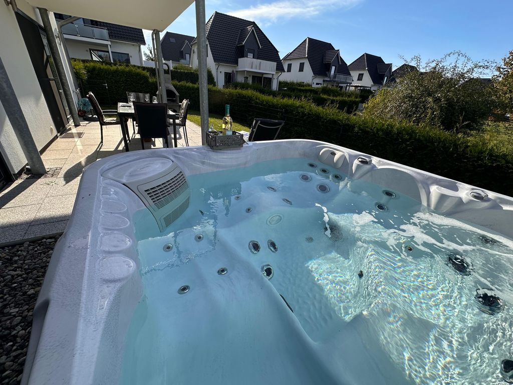 Seevilla Waterfront mit Whirlpool, Sauna, Kamin, komplett umzäunt und Sky TV