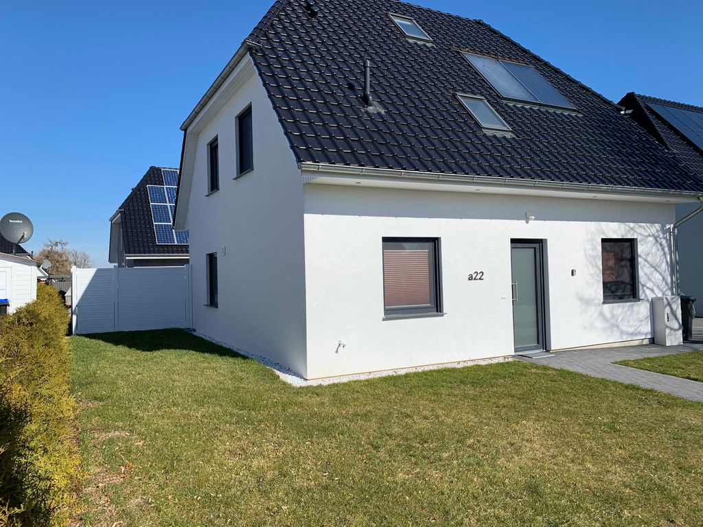 Villa Milan am See mit Whirlpool, Sauna, Gaskamin, Sky TV, 4 Schlafzimmer