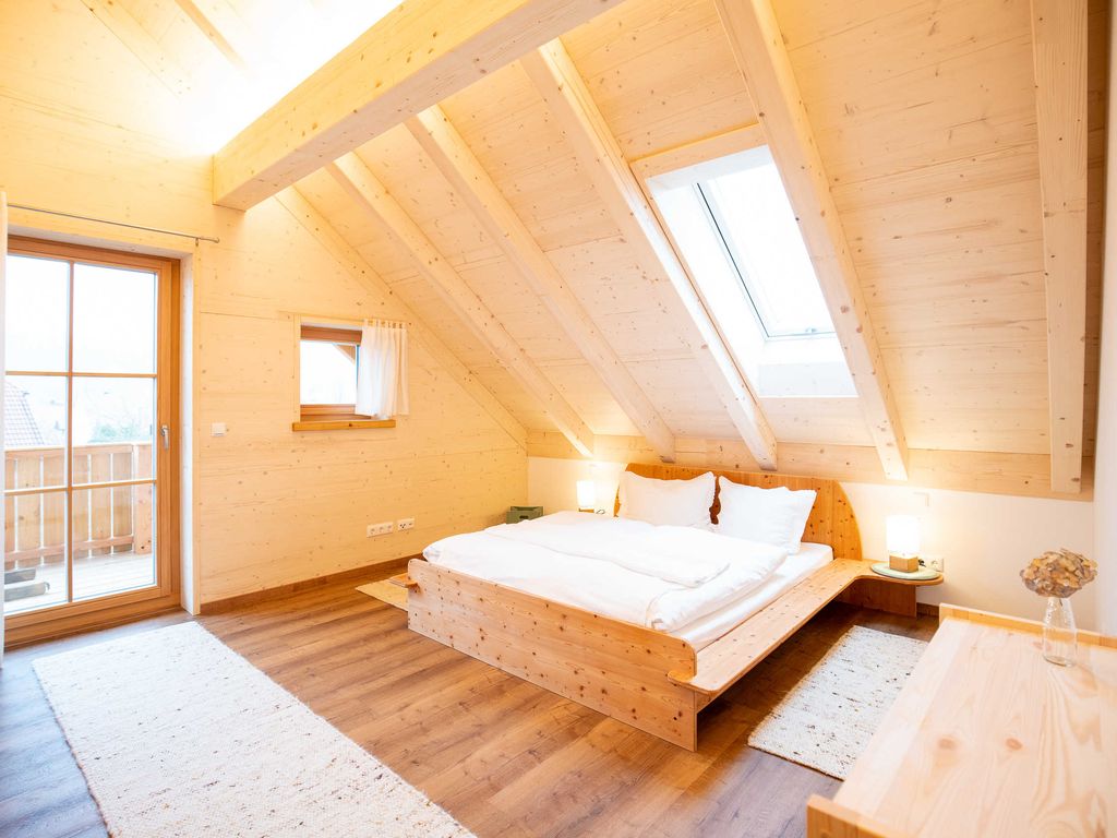 Schlafzimmer 1