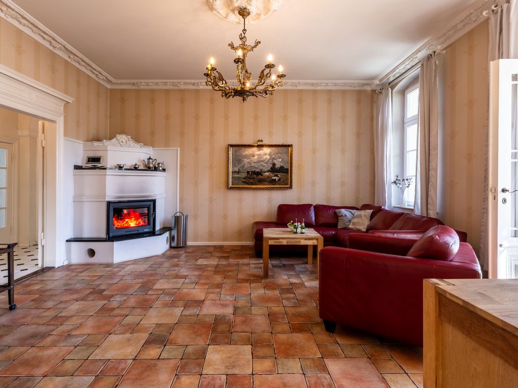 Wohnzimmer mit Kamin