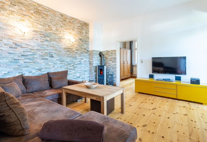 Ferienhaus Achtern mit Terrasse, Kamin und 2 Schlafzimmer